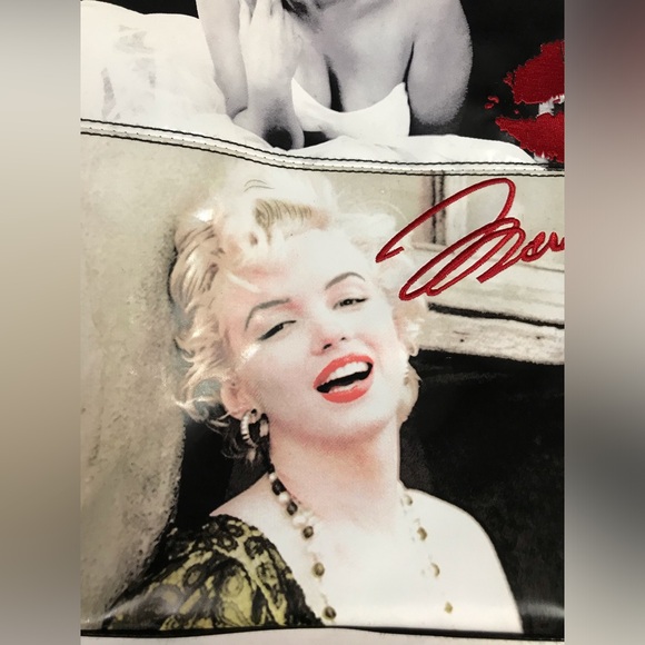 Marilyn Monroe Ashley M Zippered TOTE. “Unique” - Picture 10 of 16
